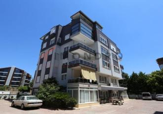 Air-conditioned property (7 rooms, 2 bathrooms) with balcony and open kitchen in Antalya Konyaalti