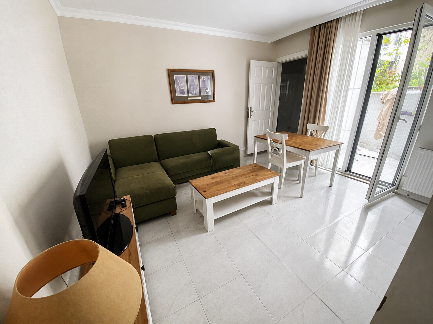 Garden-floor 1+1 apartment in a new building, central Beşiktaş