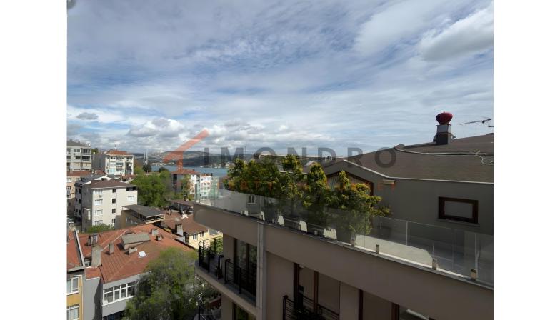 Sea view apartment near the coast in Beşiktaş