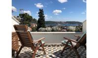 IS-1287, Sea view property with terrace and open kitchen in Istanbul Besiktas