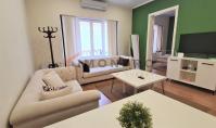 IS-2846, Air-conditioned apartment with balcony and separated kitchen in Istanbul Beyoglu