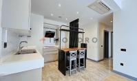 IS-3332, Air-conditioned real estate with underground parking space and pool in Istanbul Kadikoy
