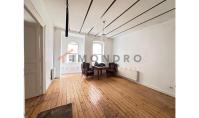 IS-4055, Property with balcony and separated kitchen in Istanbul Beyoglu