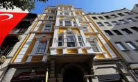 IS-4056, Real estate with balcony and separated kitchen in Istanbul Beyoglu