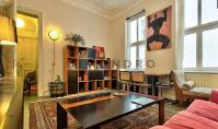 IS-4221, Historic 3-Room Apartment in a Neo-Classical Building – Beyoğlu, Istanbul 5 min to Transportation 