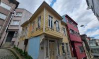 IS-5099, Unique Detached House in the Historic Peninsula of Istanbul Fatih – Separate Kitchen & Prime Central Living Near All Amenities