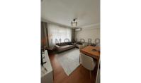 IS-5336, Prime Real Estate with Balcony and Separate Kitchen in Historic Fatih Istanbul