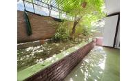 IS-5439, Comfortable Central Apartment with Balcony in Historic Istanbul Fatih