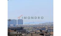 IS-5448, Comfortable Apartment with Terrace and Separated Kitchen in Bahcelievler, Istanbul