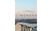IS-5475, Beachfront duplex apartment with sea view and balcony in Istanbul Beyoglu