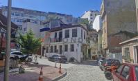 IS-5525, Villa with balcony and separated kitchen in Istanbul Fatih