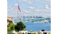 IS-5592, Scenic Apartment with Sea View and Balcony in Istanbul Beyoglu