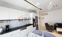 AL-2036, Jacuzzi, Hamam and Sauna Complex 50 m from the Sea – Furnished 115 m² 2+1 with Two Bathrooms, Oba