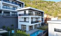 AL-2087, Triplex Villa with Lifts and Sauna – 460 m² 5+1 on a 528 m² Plot with Pool and Sea Views, Tepe