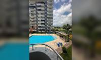 AL-2336, Citizenship-Eligible 130 m² 2+1 Overlooking the Pool, with Glazed Balcony and 2 Baths, Mahmutlar